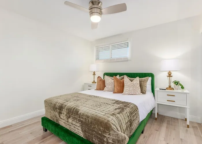 Rose Haven - Old Town, Heated Pool, Spa, Game *
