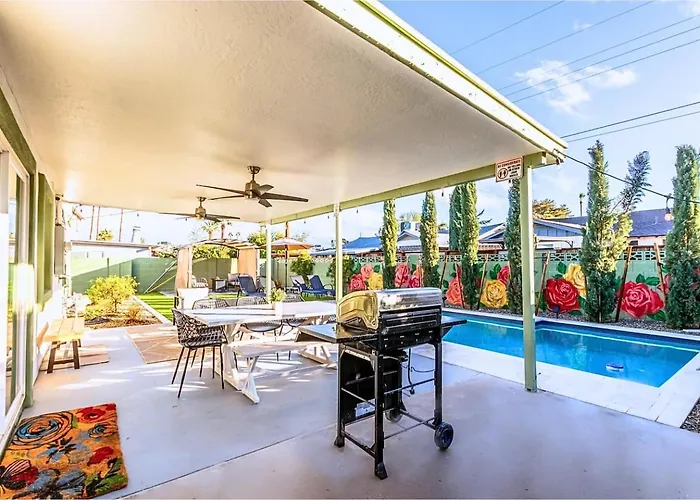 Rose Haven - Old Town, Heated Pool, Spa, Game