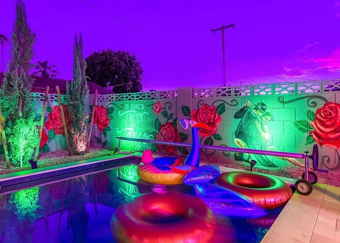 Rose Haven - Old Town, Heated Pool, Spa, Game * Scottsdale